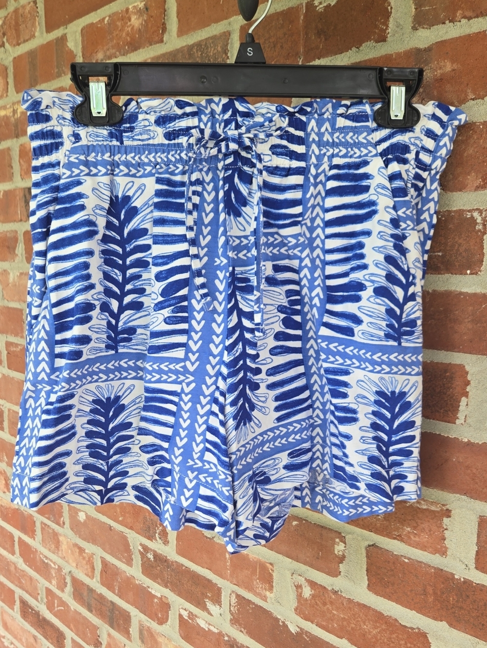 LOFT Blue & White Patterned Drawstring Shorts With Pockets
